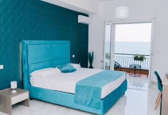 FronteMare Suite has Balcony rooms