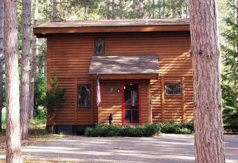 Private Cabin-Shuttle Pass Included! has Balcony rooms