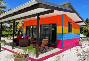 Rangiroa Cottage has Balcony rooms