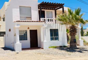 El Rinconcito has Balcony rooms