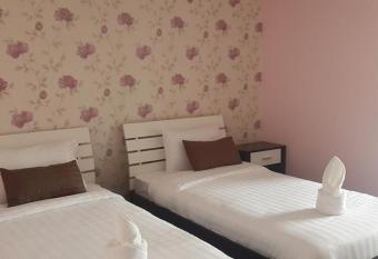 Nalin Place allows 18 year olds to book a room