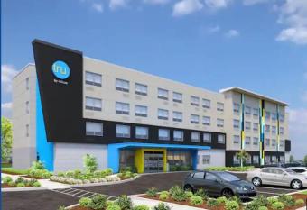 Tru by Hilton Galveston has Balcony rooms