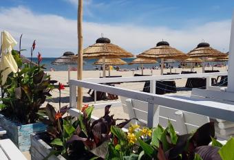 Sopot 700m od pla  y allows 18 year olds to book a room