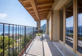 Casa Panoramica has Balcony rooms
