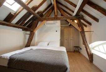 Short Stay Venlo has Balcony rooms