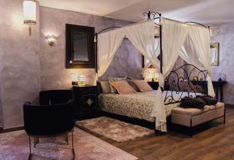 Riad Medina Mud  jar C  diz allows 18 year olds to book a room