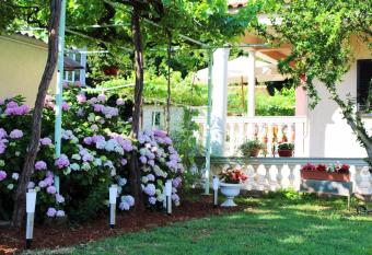 Studio Marija allows 18 year olds to book a room