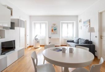 Italianway - Gaudio 15 allows 18 year olds to book a room