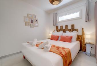 REVES DE PAMPA L Atelier allows 18 year olds to book a room