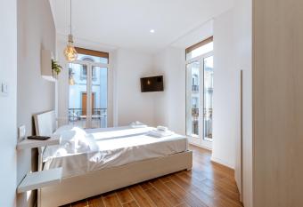 Central House has Balcony rooms