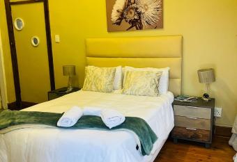 St Eve Lodge & Spa has rooms with a private hot tub