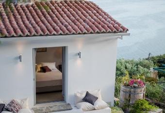 Pelagos Luxury Suites, Ammos, Ano Pyrgi, Corf   allows 18 year olds to book a room