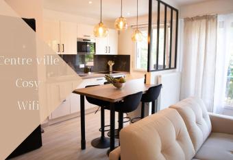 L   L  GANCE DU VIGNY has Balcony rooms