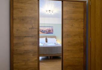 Plato 42 has Balcony rooms