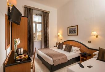 Hotel Sonya allows 18 year olds to book a room