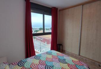 Sol y Mar ii has Balcony rooms