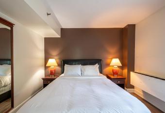 Le Domaine Chambre d'h  tel    Saint-Sauveur allows 18 year olds to book a room