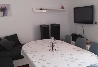 Apartman Slavica has Balcony rooms