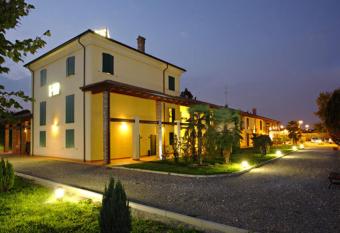 Hotel Gabarda allows 18 year olds to book a room