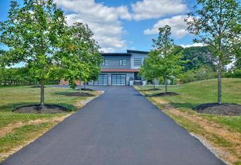 Orchard Oasis has Balcony rooms