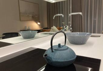 Luxury Apartment at Ellipse Waterfall, Midrand Near Mall of Africa allows 18 year olds to book a room