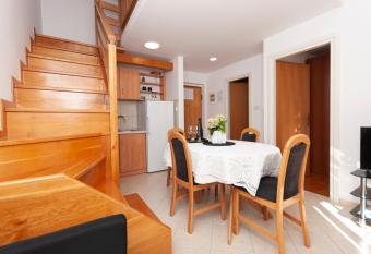 ANTIVO has Balcony rooms