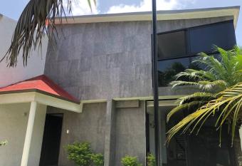 Casa c/embarcadero en Boca del R  o Gran Ubicaci  n has rooms with a private hot tub