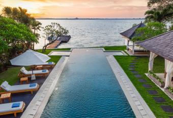 Villa Sunset by Premier Hospitality Asia has Balcony rooms