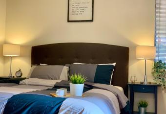 Master Bedroom with Private Bathroom allows 18 year olds to book a room