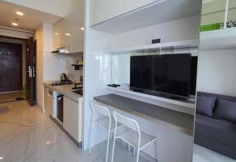 Cozy Studio @Skyhouse BSD has Balcony rooms