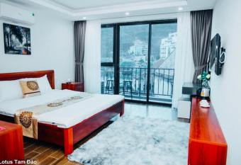 Lotus Tam      o Hotel has Balcony rooms