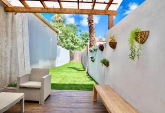 special B&b near hadera ocean has Balcony rooms