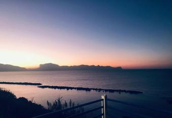 Trappeto Casa Vacanze has Balcony rooms