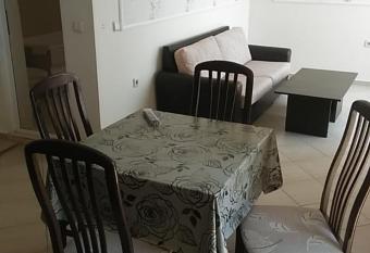 Apartment 54 Ryor has Balcony rooms