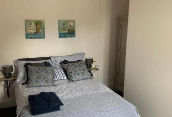 Maison Les Berrys has Balcony rooms