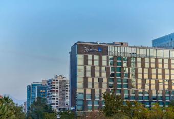 Radisson Blu Plaza El Bosque Santiago allows 18 year olds to book a room