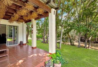 Maleech Cottage has Balcony rooms