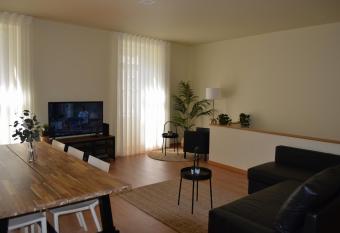 Glamour Guest House has Balcony rooms