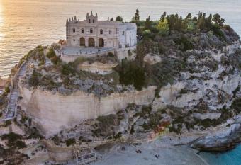 Lady white has Balcony rooms