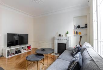 Neuilly sur seine / Appartement 4P has Balcony rooms