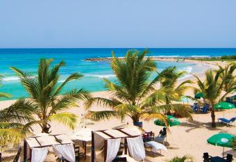 Perla Mar allows 18 year olds to book a room