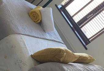 Meadowview Cottage, Garden View allows 18 year olds to book a room