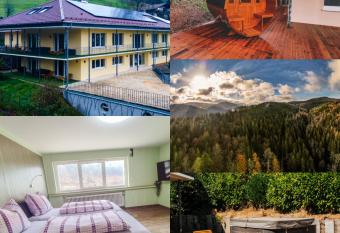 Ferienhaus Lacher has Balcony rooms