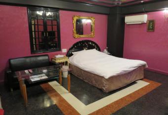 Mio.ap has Smoking rooms