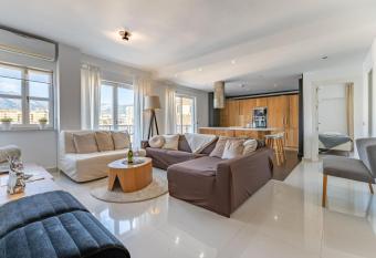 Holiday Apartment Tres Coronas has Balcony rooms