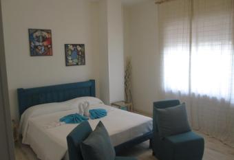 Gallipoli Al Corso allows 18 year olds to book a room