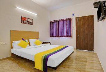 Itsy By Treebo - Flowers Park allows 18 year olds to book a room