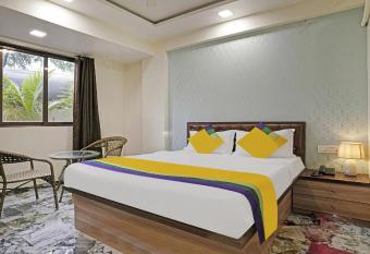 Itsy By Treebo - Golden Birds has Smoking rooms