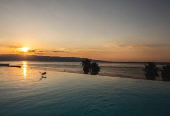 MARINO WELLNESS has Balcony rooms