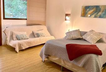 Howler Villa - Cozy Studio in Coco Beach allows 18 year olds to book a room